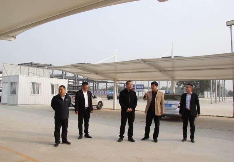 Liu Yu, member of the Standing Committee of the CPC Municipal Committee and vice mayor of the municipal government, visited Longgang Auto City