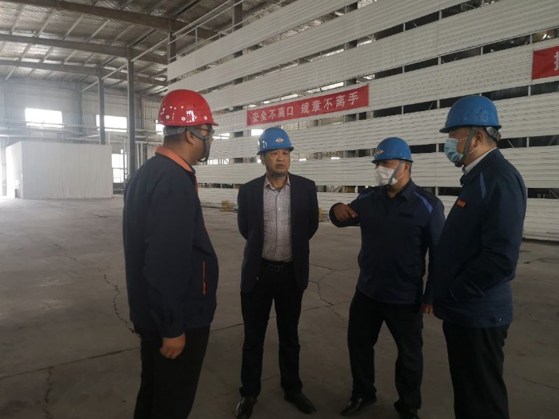 Leaders of Weifang Emergency Management Bureau went to Longgang silicon company to investigate the work of dual prevention system